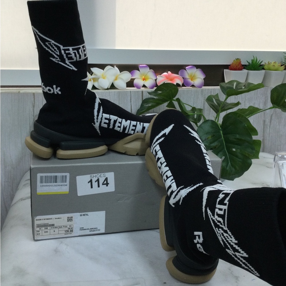 NIB Vetements Black Logo Sock Sneakers - WOMEN's Fashion Sneakers